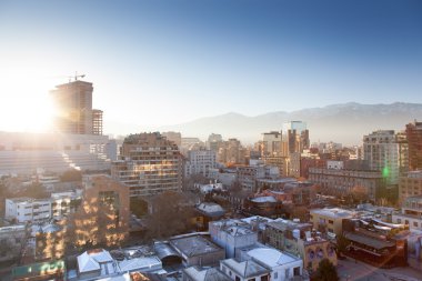 Güneş ışınları şehirde