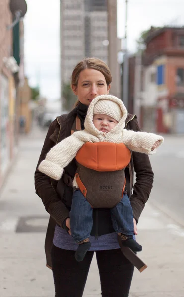 Madre con hijo pequeño — Foto de Stock