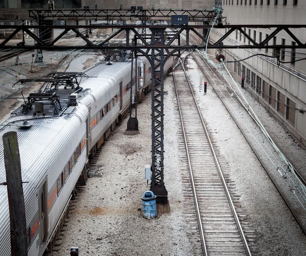 Zug auf dem Bahnhof — Stockfoto