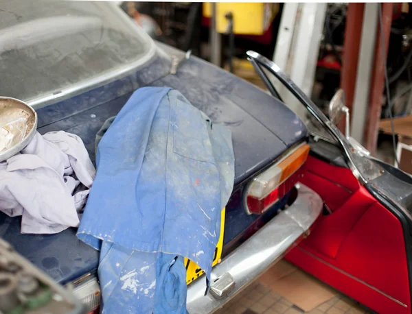 Car in workshop — Stock Photo, Image