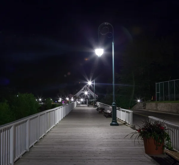 Empty wooden walkway — Stock Photo, Image