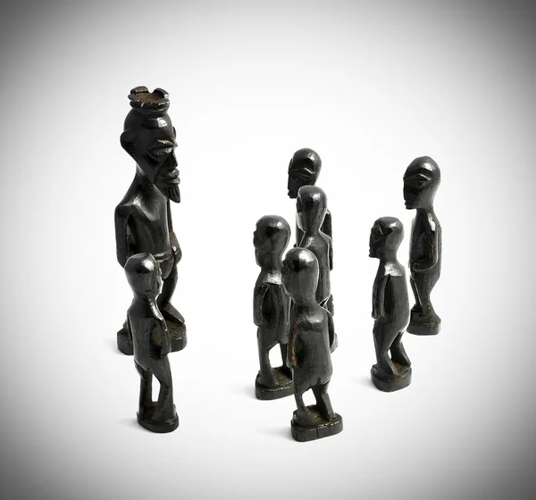 Estatuas africanas con rey —  Fotos de Stock