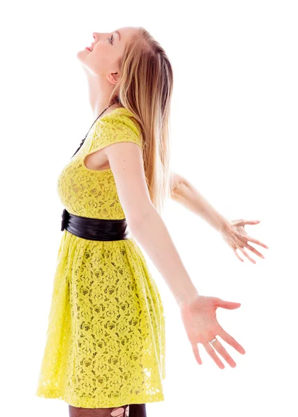 Kvinna med utsträckta armar — Stockfoto