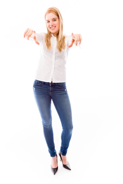 Frau zeigt auf Kamera — Stockfoto