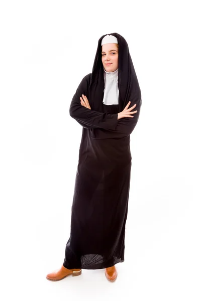 Nun met gekruiste armen — Stockfoto