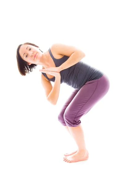 Vrouw in de stoel pose — Stockfoto