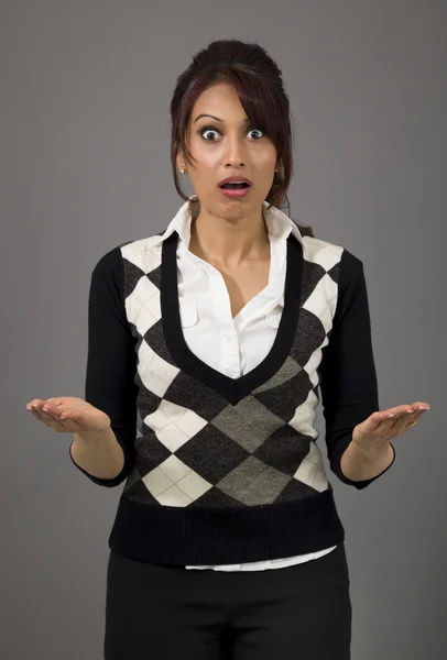 Geschäftsfrau wirkt schockiert — Stockfoto