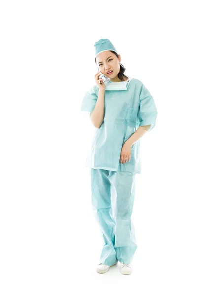 Surgeon talking on phone — Stock Photo, Image