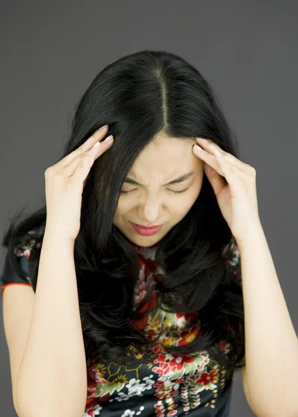 Baş ağrısı muzdarip — Stok fotoğraf