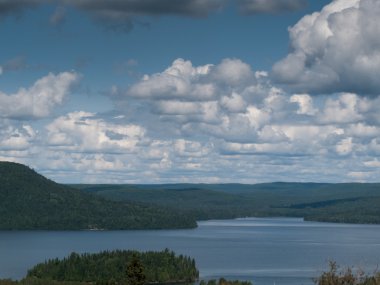 bulutlar dağ üzerinde
