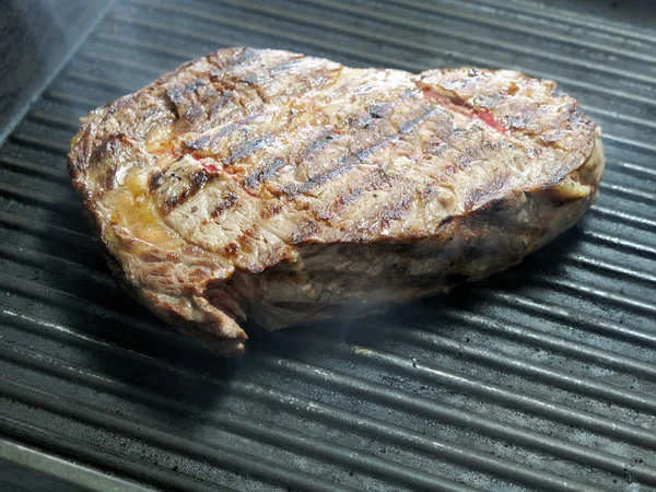 Stück gegrillter Schinken — Stockfoto