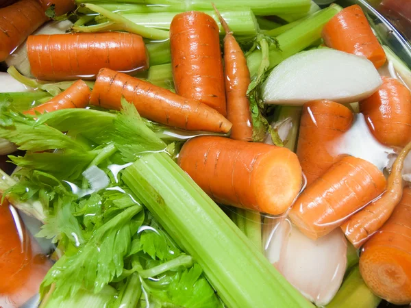 Кусочки моркови и лука — стоковое фото