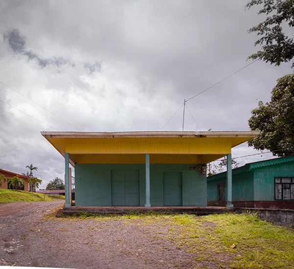 Huis in een dorp — Stockfoto