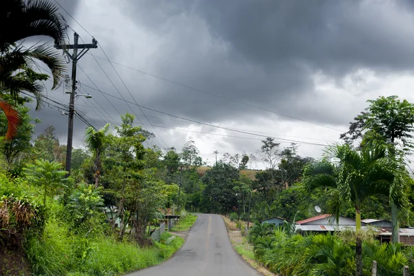 Estrada na aldeia — Fotografia de Stock