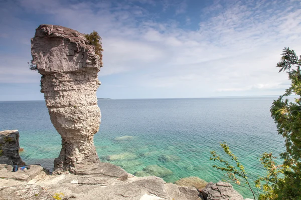 Formations rocheuses sur la côte — Photo