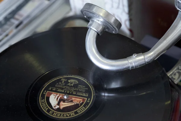 Old gramophone — Stock Photo, Image