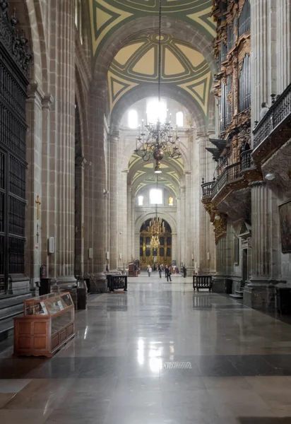 Interieur van een kerk — Stockfoto