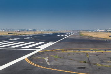 Zebra geçiş pist üzerinde