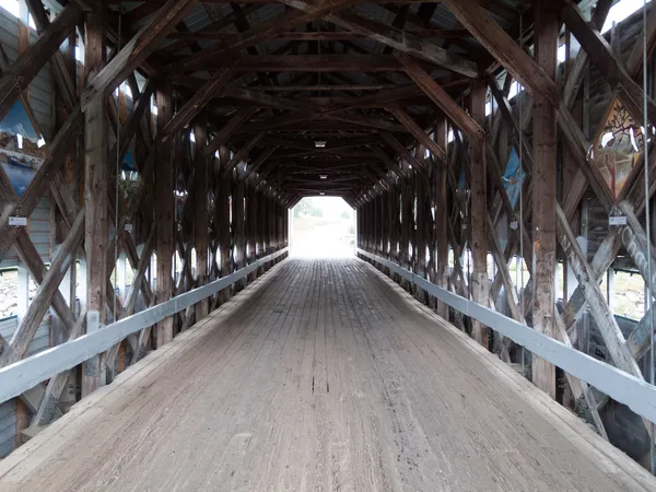 View of a covered bridge — Stock Photo, Image