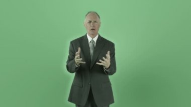 işadamı röportaj konuşurken sinirli