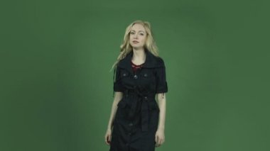 kadın öfkeyle üzgün