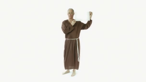 Монах уверенный в себе с чистым знаком

