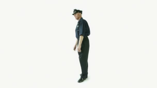 Un policier m'appelle signe de la main 