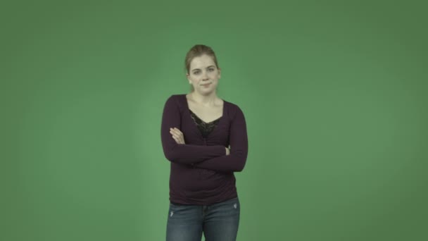 Vonzó alkalmi lány aggódik — Stock videók