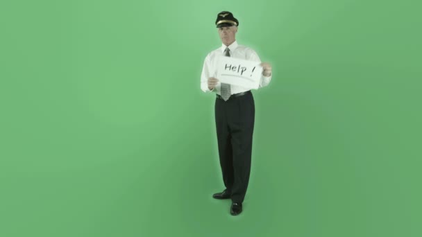Pilota di aeroplano con cartello di aiuto — Video Stock