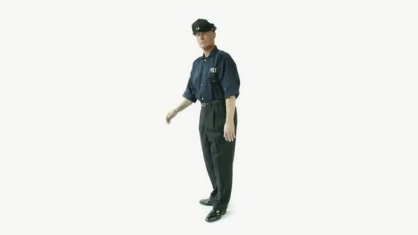 Un policier se gratte la tête 