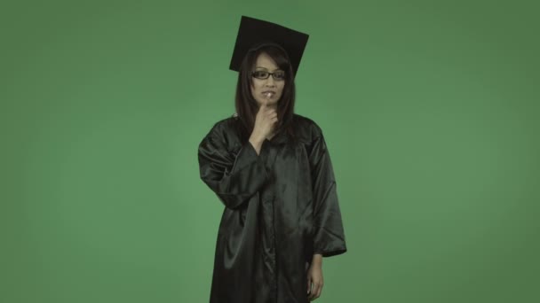Graduado estudiante adulto — Vídeo de stock