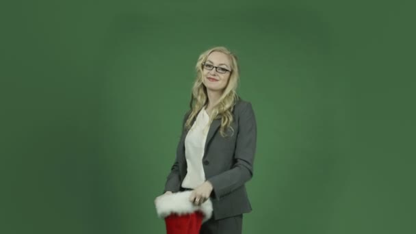 Affärskvinna i en julfest — Stockvideo