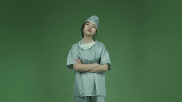 Asian woman doctor surgeon — Stock Video