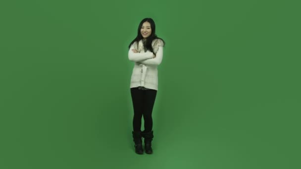 Confident girl with arms crossed — Stock Video