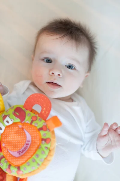 Menino brincando — Fotografia de Stock