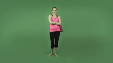 Sportif kız kendinden emin gülümseyen