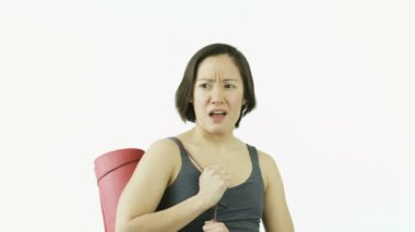 yoga mat ile sportif kız