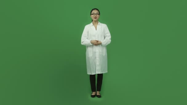 Asian girl scientist — Stock Video
