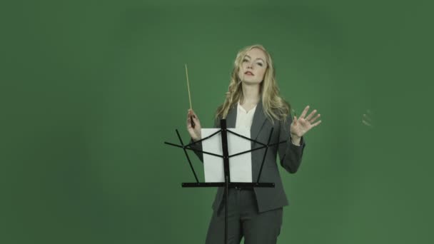 Businesswoman music conductor — Stock Video