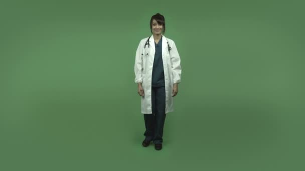 Doctor confident with arms crossed — Stock Video