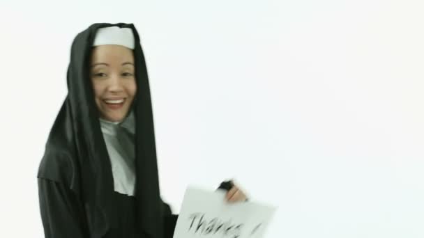 Nun grateful with thanks sign — Stock Video