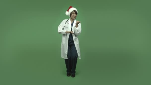 医生在圣诞帽子跳舞 — 图库视频影像
