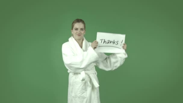 Chica agradecida con signo de agradecimiento — Vídeos de Stock