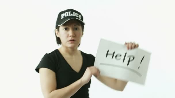 Politie vrouw met help teken — Stockvideo