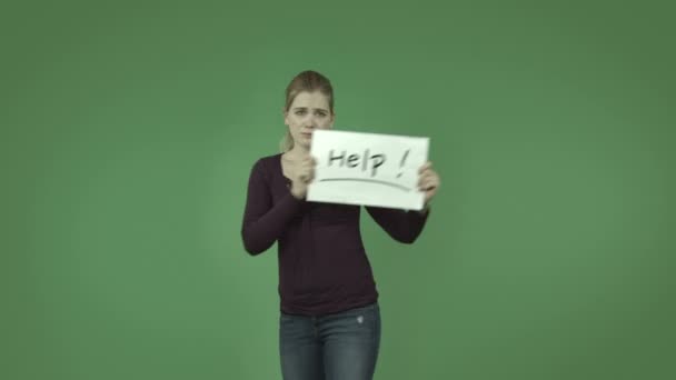 Příležitostná dívka potřebují pomoc — Stock video