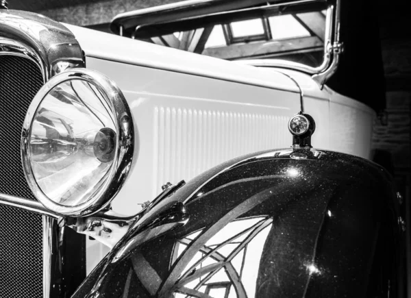 Koplamp Van Vintage Auto Het Museum Bretagne Frankrijk — Stockfoto