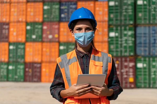 Portrait Logistic Engineer Woman Medical Face Mask Standing Large Commercial — Stock Photo, Image