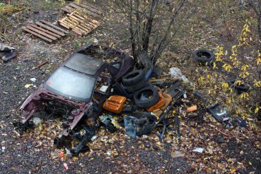 terk edilmiş sökülüp spor araba çalıntı