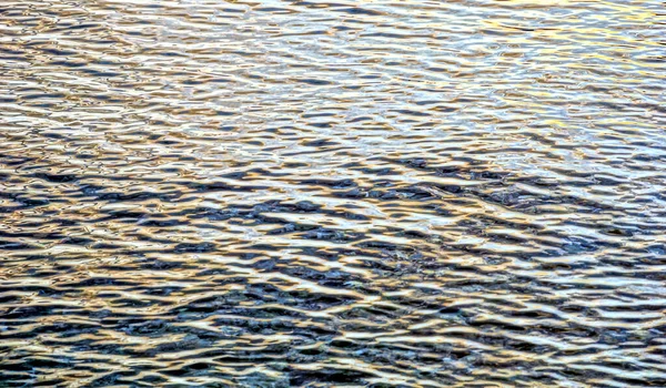 Superficie Ondulada Del Mar Escarpado Con Pequeñas Olas Reflejo Del —  Fotos de Stock