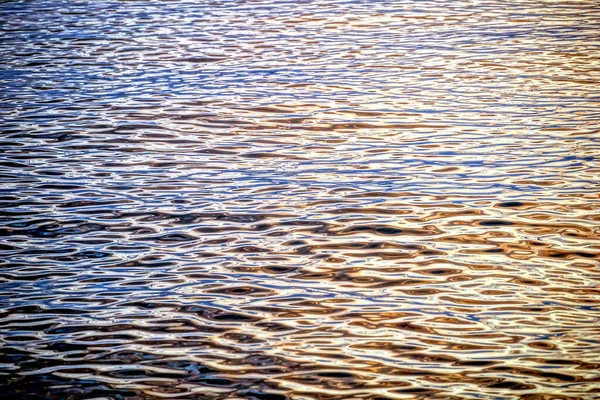 Abstrakte Ansicht Der Welligen Meerwasseroberfläche Mit Glitzernder Sonnenreflexion Auf Dem — Stockfoto